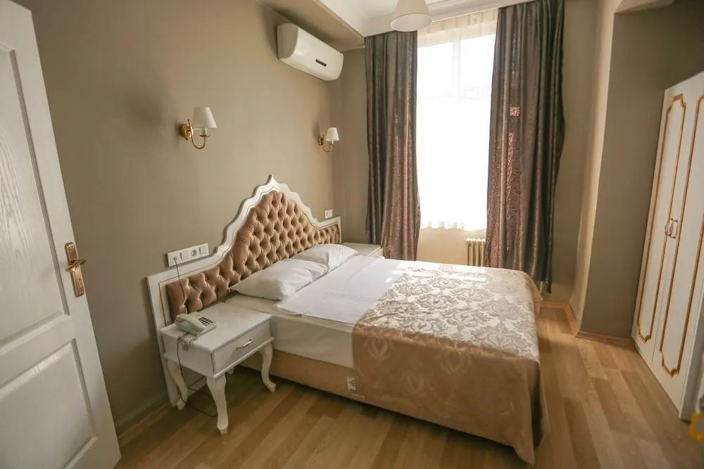 Standard Tek Büyük veya İki Ayrı Yataklı Oda