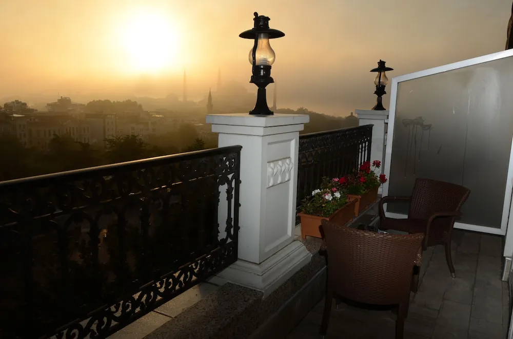 Superior Oda, Balkon