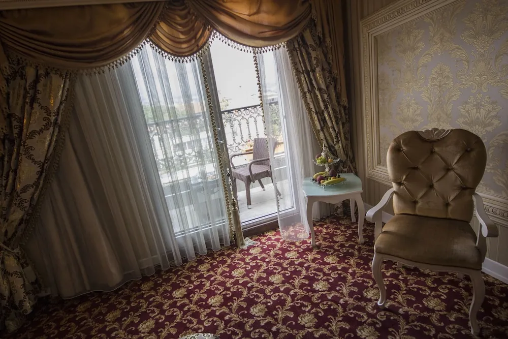 Sultan Suite