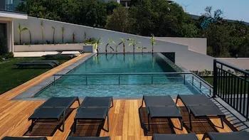 Kadagan Suites Ayasaranda