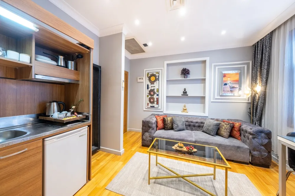 Standard Tek Büyük Yataklı Oda