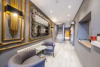 King Suits Hotel