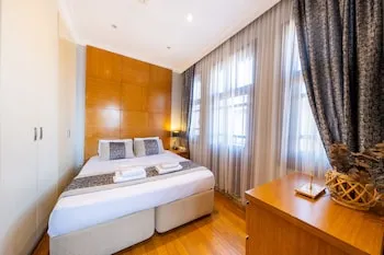 King Suits Hotel