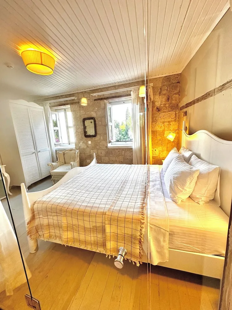 Design Tek Büyük Yataklı Oda