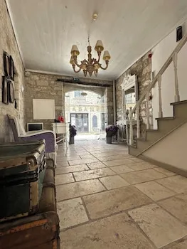 Leonidas Otel