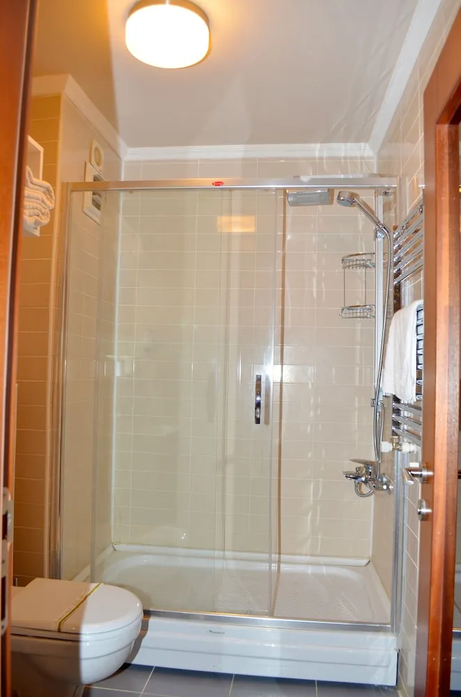 Tek Büyük Yataklı Oda, Balkon