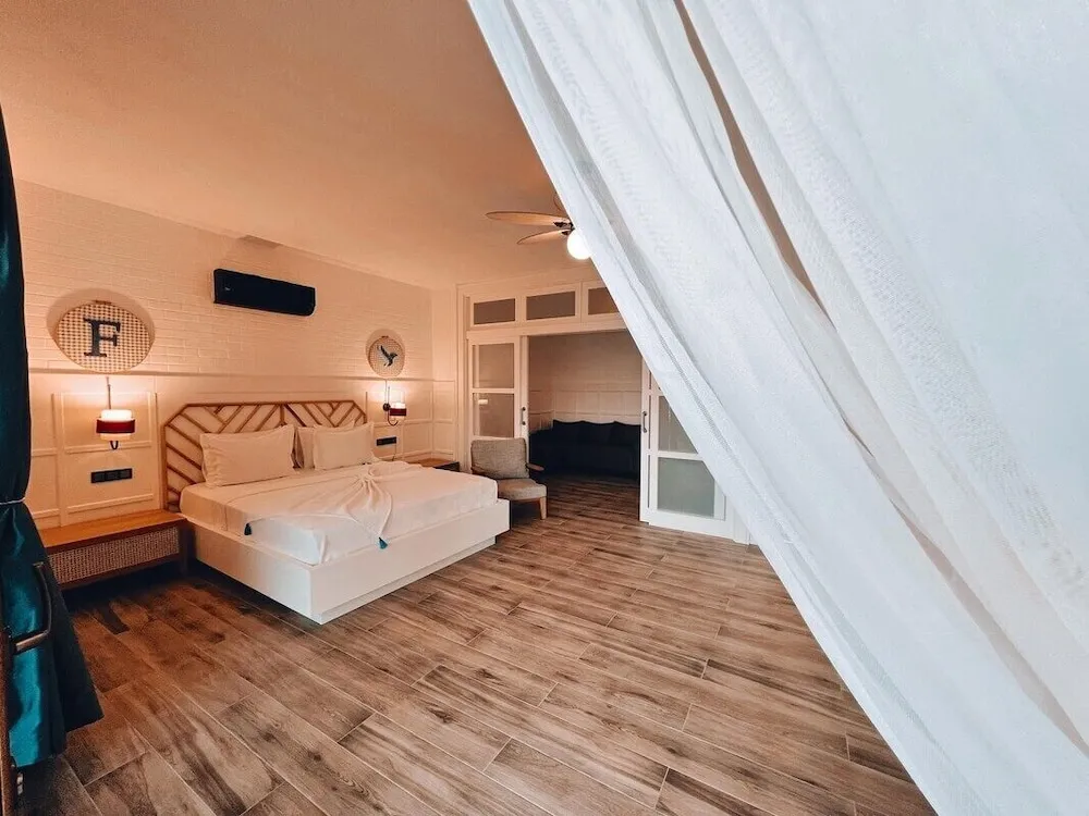 Junior Suite With Pool Entrance