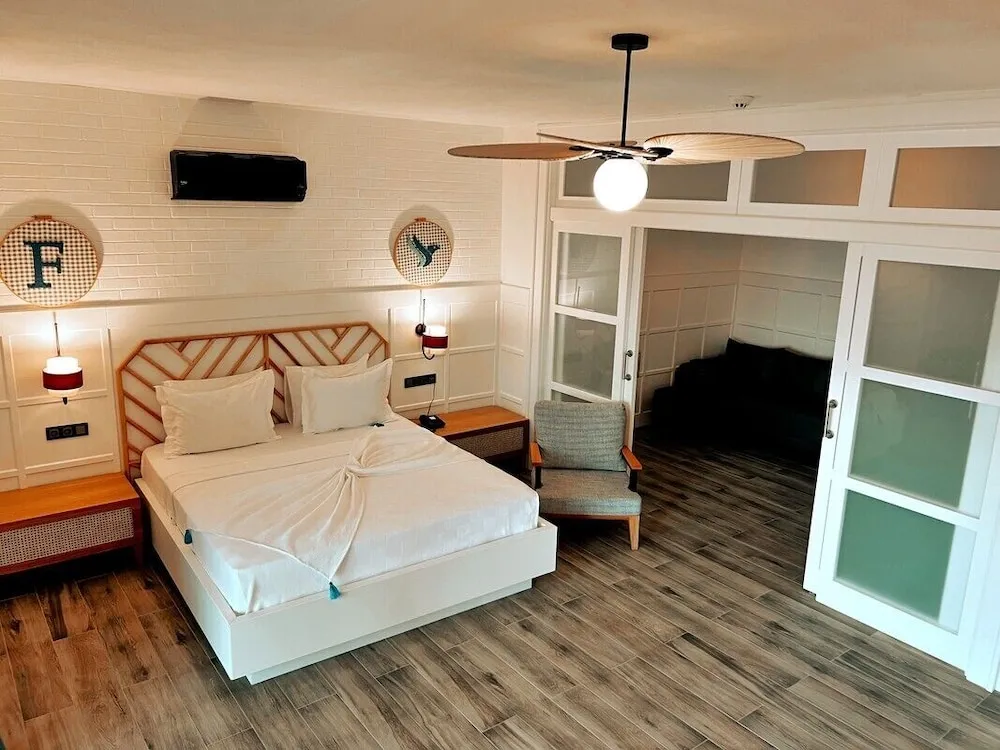 Junior Suite With Pool Entrance