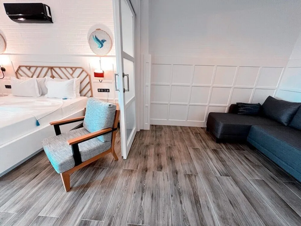 Junior Suite With Pool Entrance