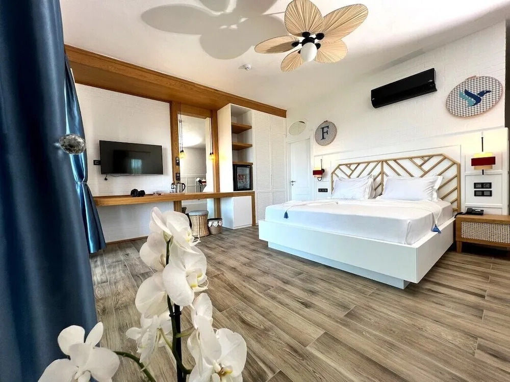 Suite With Jacuzzi