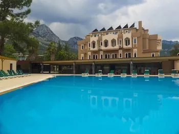 Alexius Beach Hotel