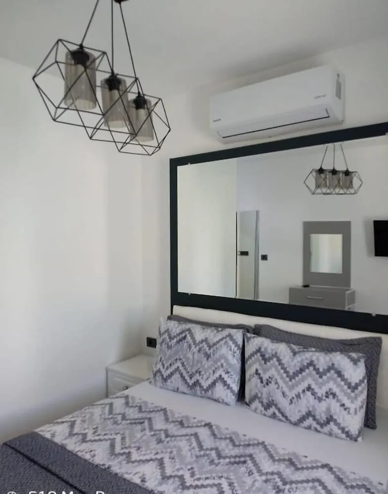 Economy Oda, Şehir Manzaralı