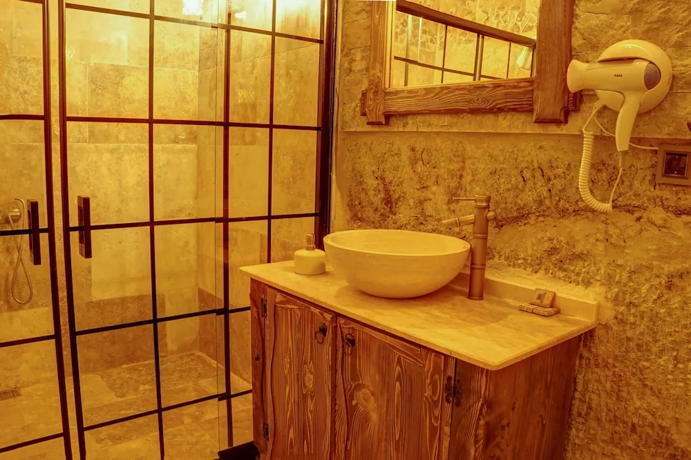 Honeymoon Tek Büyük Yataklı Oda