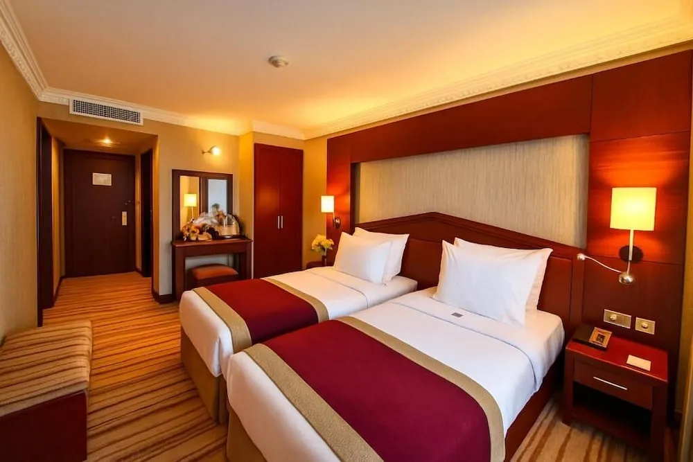 Deluxe İki Ayrı Yataklı Oda (French Bed )