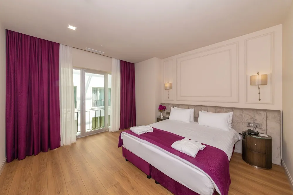 Comfort Tek Büyük veya İki Ayrı Yataklı Oda, Deniz Manzaralı