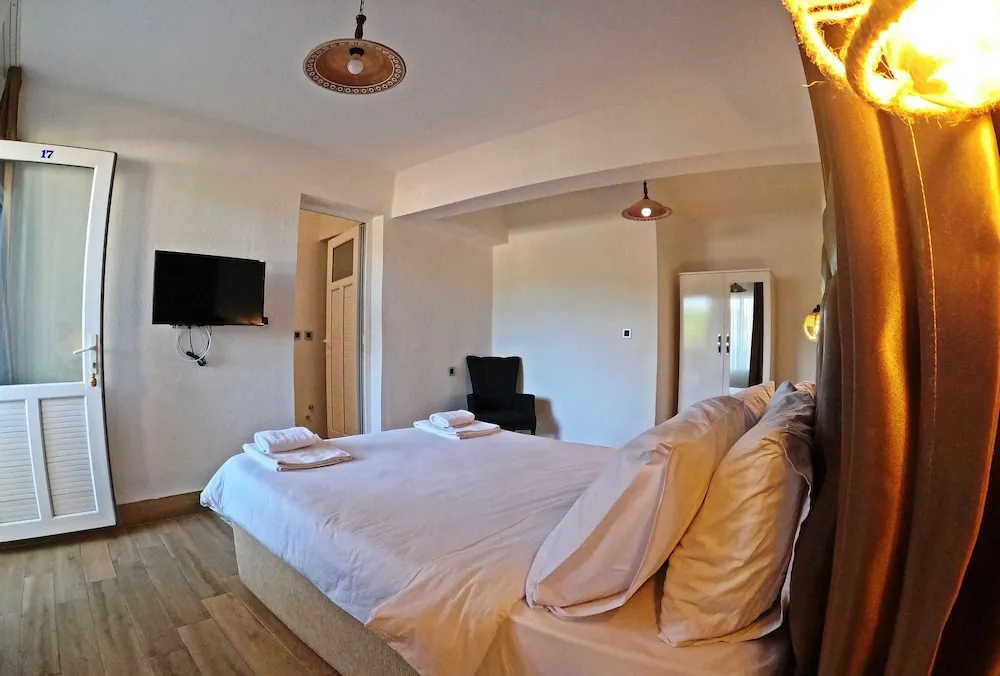 Comfort Oda, 1 Çift Kişilik Yatak, Sigara İçilmez, Havuz Manzaralı