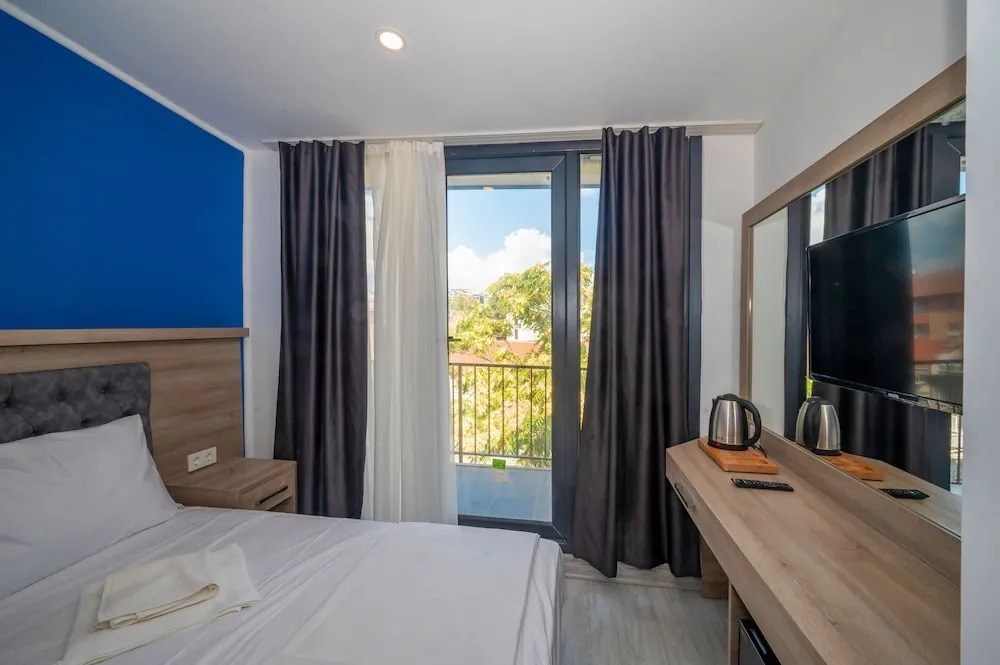 Basic Tek Büyük Yataklı Oda