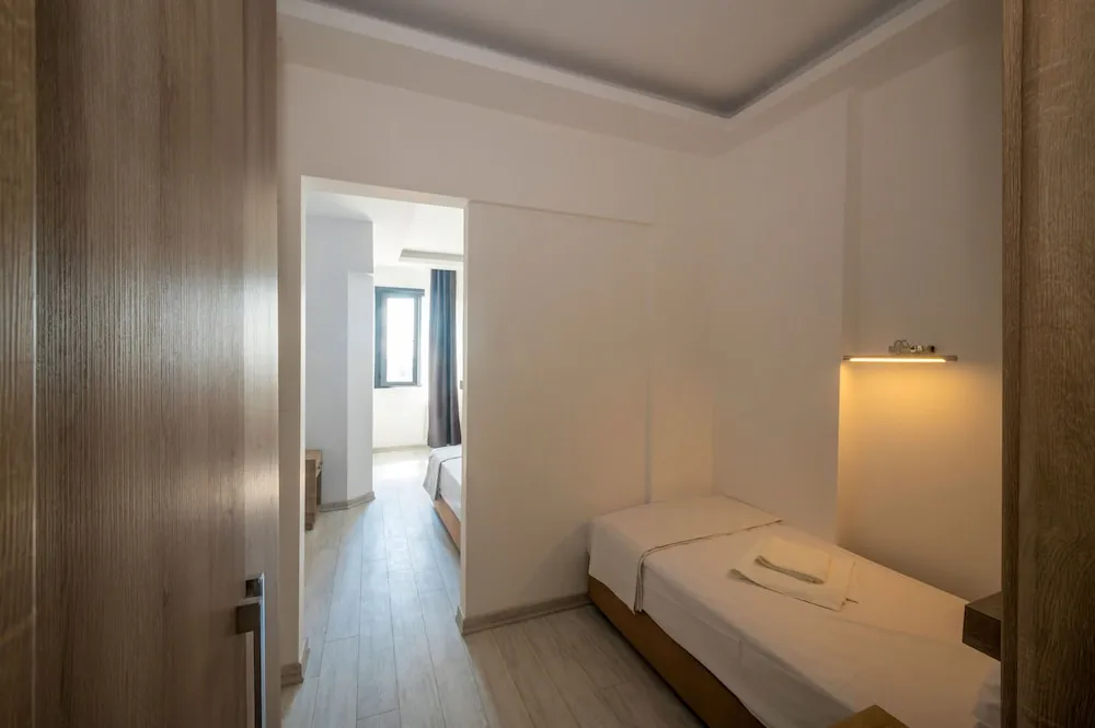 Basic Üç Kişilik Oda