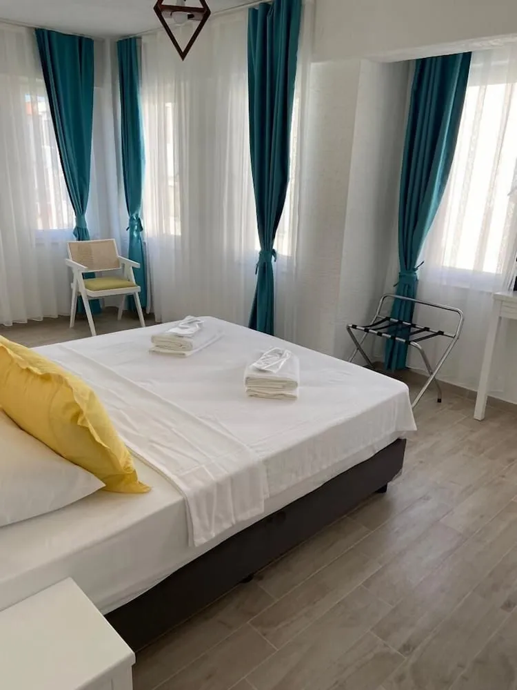 Standard Street View Room