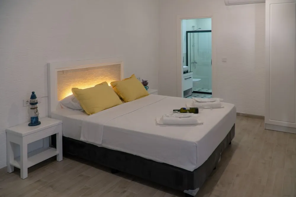 Deluxe Garden Room