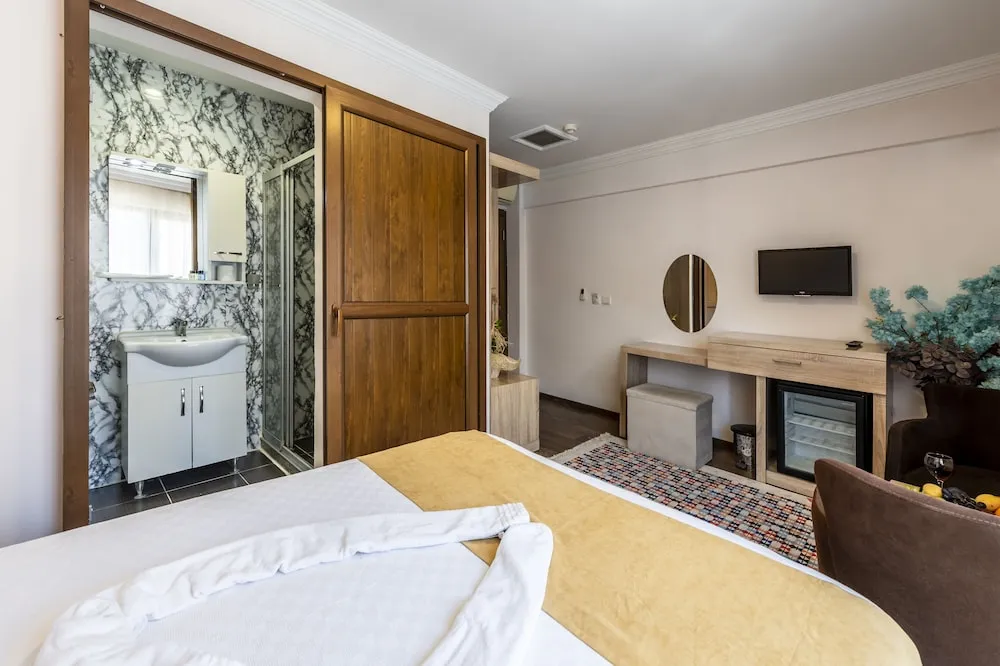 Deluxe Tek Büyük Yataklı Oda