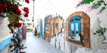 Double Inn Marina Hotel