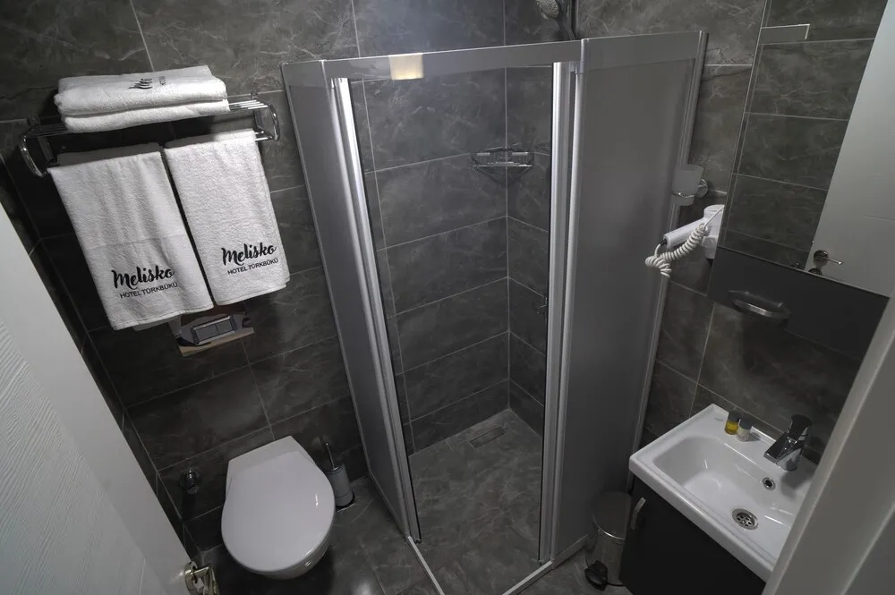 Standard Tek Büyük Yataklı Oda