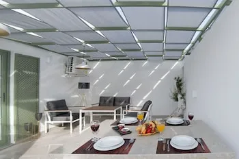 Villa Chives