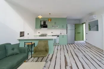 Villa Chives