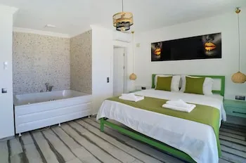Villa Chives