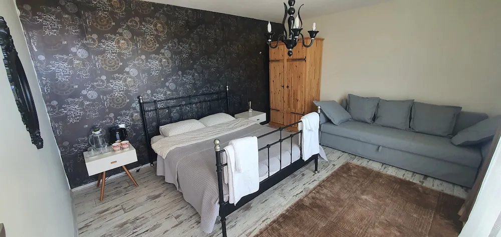 Design Oda, Göl Manzaralı, Bahçeli