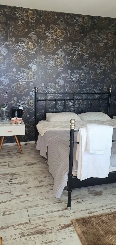 Design Oda, Göl Manzaralı, Bahçeli