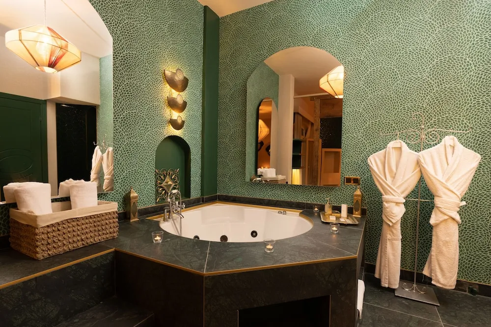 Executive Love Suite
