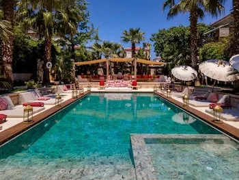 La Capria Suite Hotel Alaçatı - Yetişkin Oteli