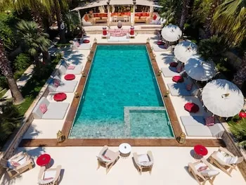 La Capria Suite Hotel Alaçatı - Yetişkin Oteli