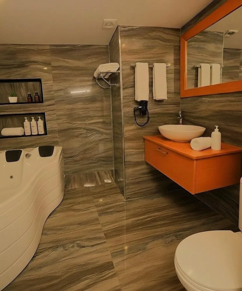 Süit, 1 En Büyük (King) Boy Yatak, Balkon, Şehir Manzaralı