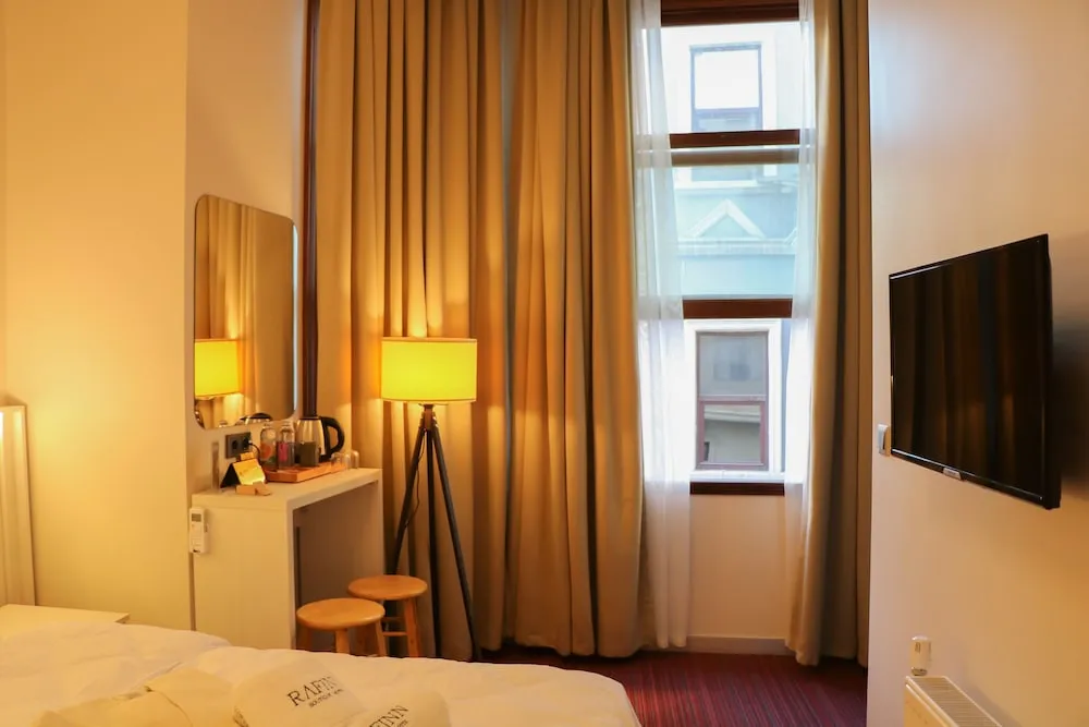 Deluxe Tek Büyük Yataklı Oda