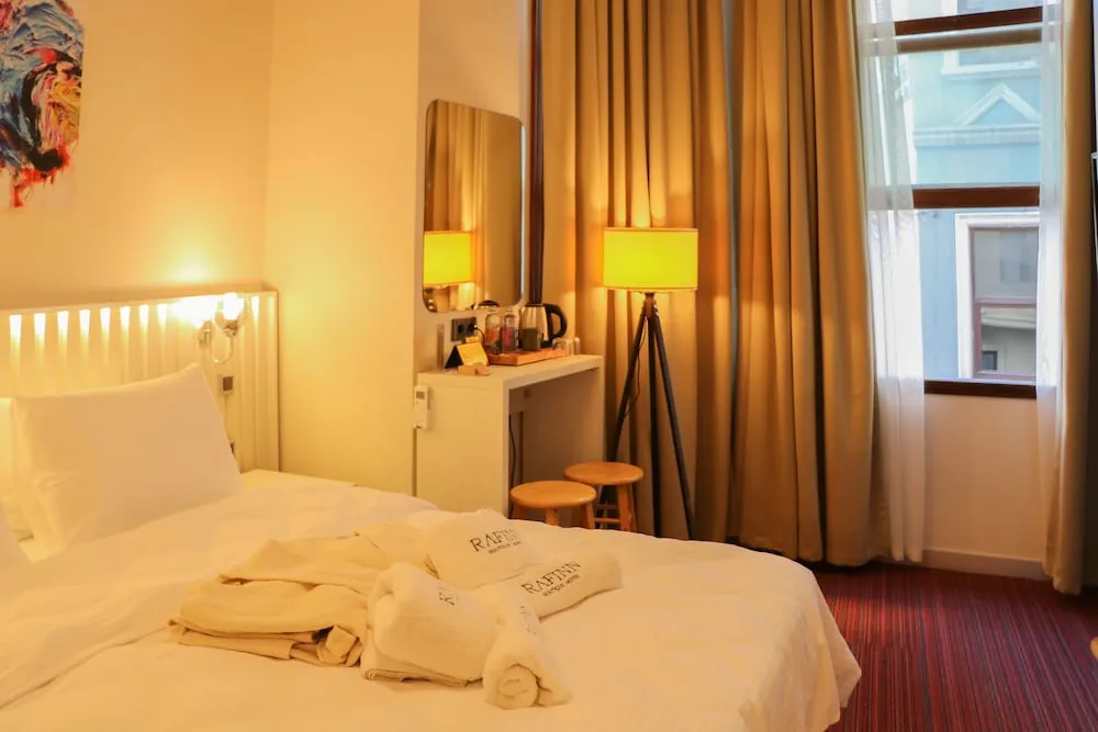 Deluxe Tek Büyük Yataklı Oda