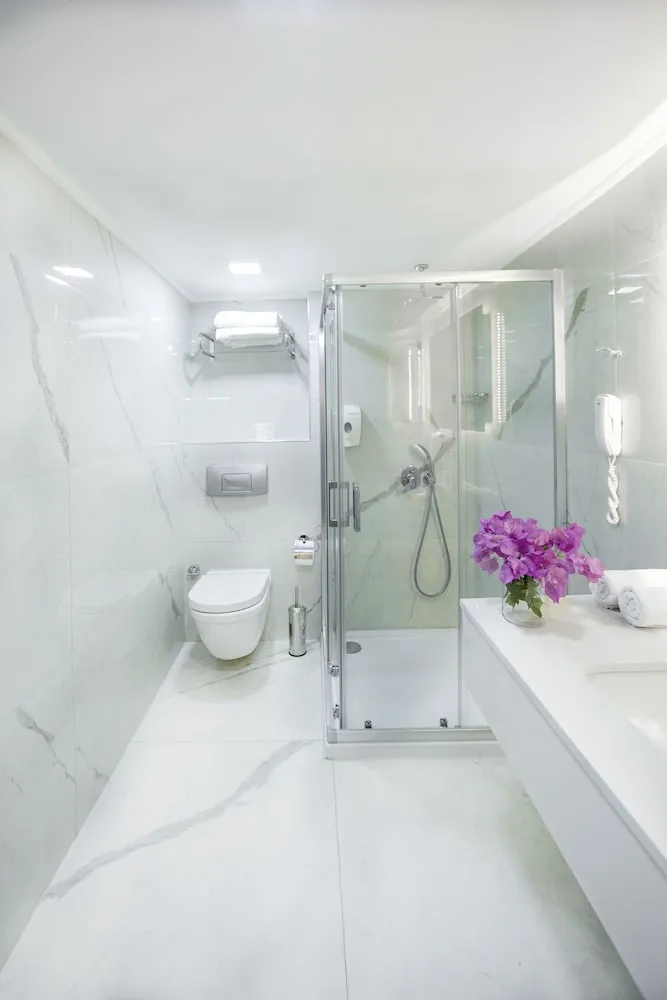 Junior Havuz Manzaralı Oda