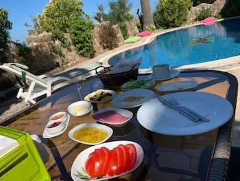 Maira Beach Hotel
