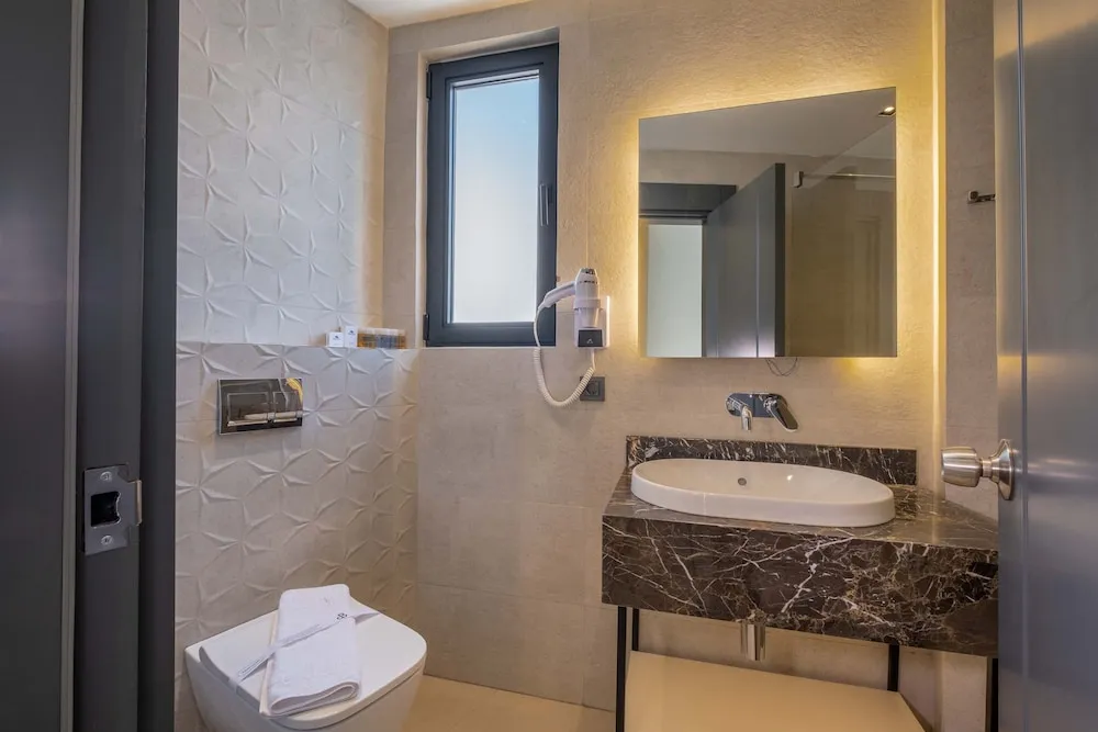 Deluxe Oda, 1 Büyük (Queen) Boy Yatak, Balkon, Şehir Manzaralı