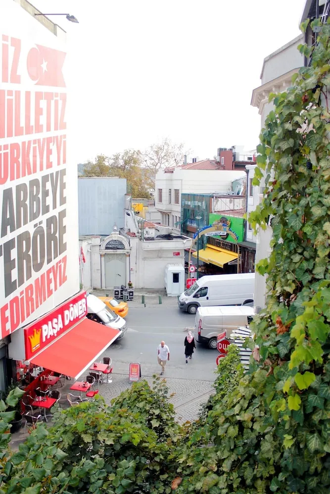 Standard Üç Kişilik Oda, 1 Yatak Odası, Sigara İçilebilir, Şehir Manzaralı