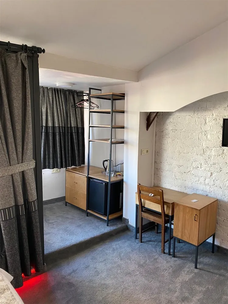 Tek Büyük Yataklı Oda, Balkon