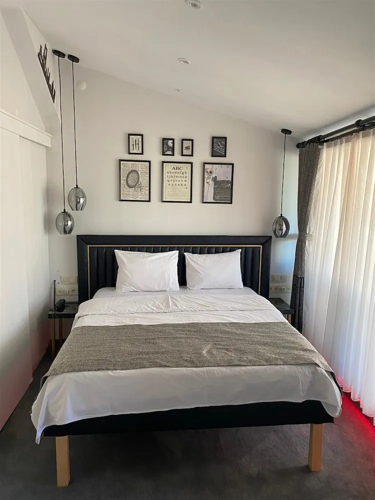 Tek Büyük Yataklı Oda, Balkon