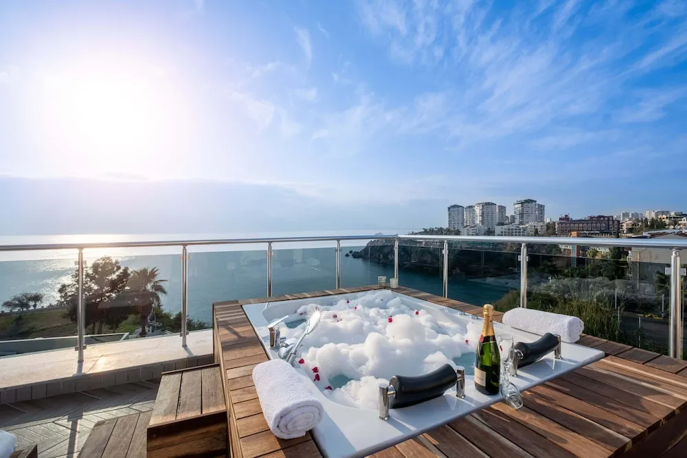 Luxury Süit, Teras, Deniz Manzaralı