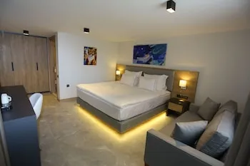 Yalinn Hotel