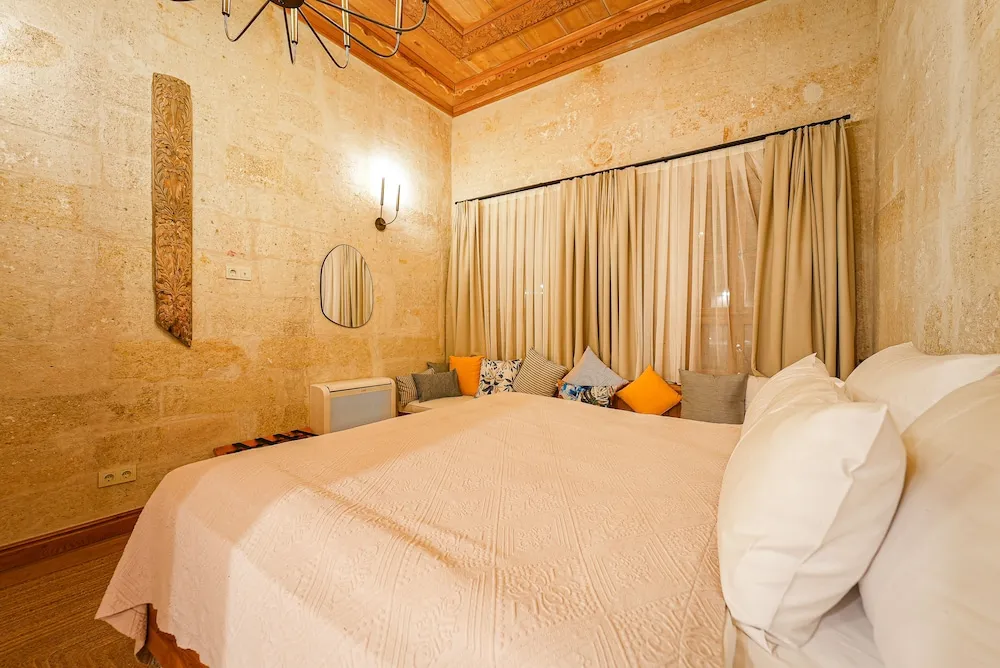 Romantic Tek Büyük Yataklı Oda