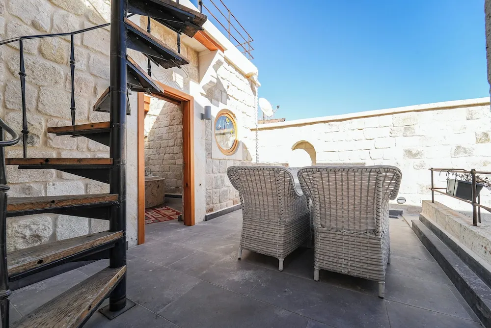 Honeymoon Tek Büyük Yataklı Oda