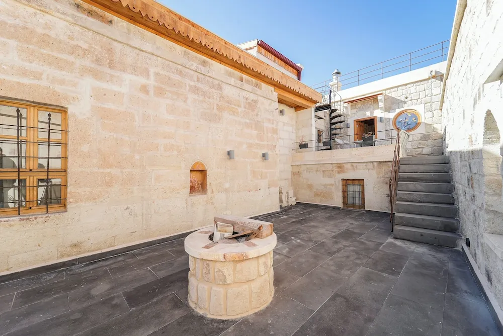 Honeymoon Tek Büyük Yataklı Oda