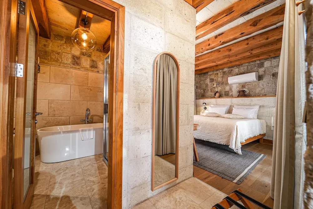 Honeymoon Tek Büyük Yataklı Oda